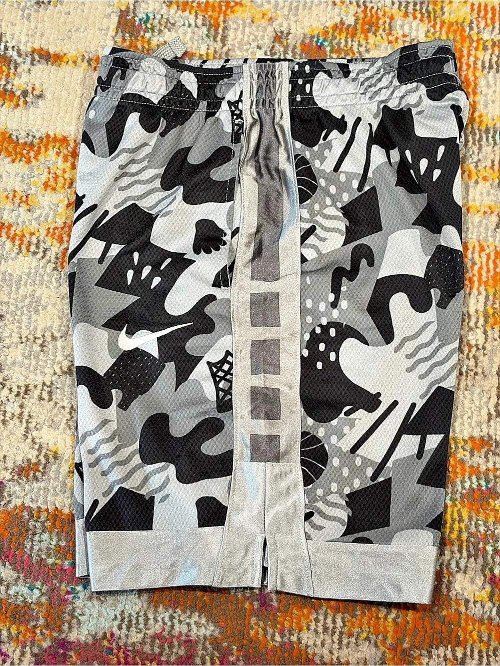 Nike Dri-FIT Abstract Athletic Shorts Gray & Black Size youth Large